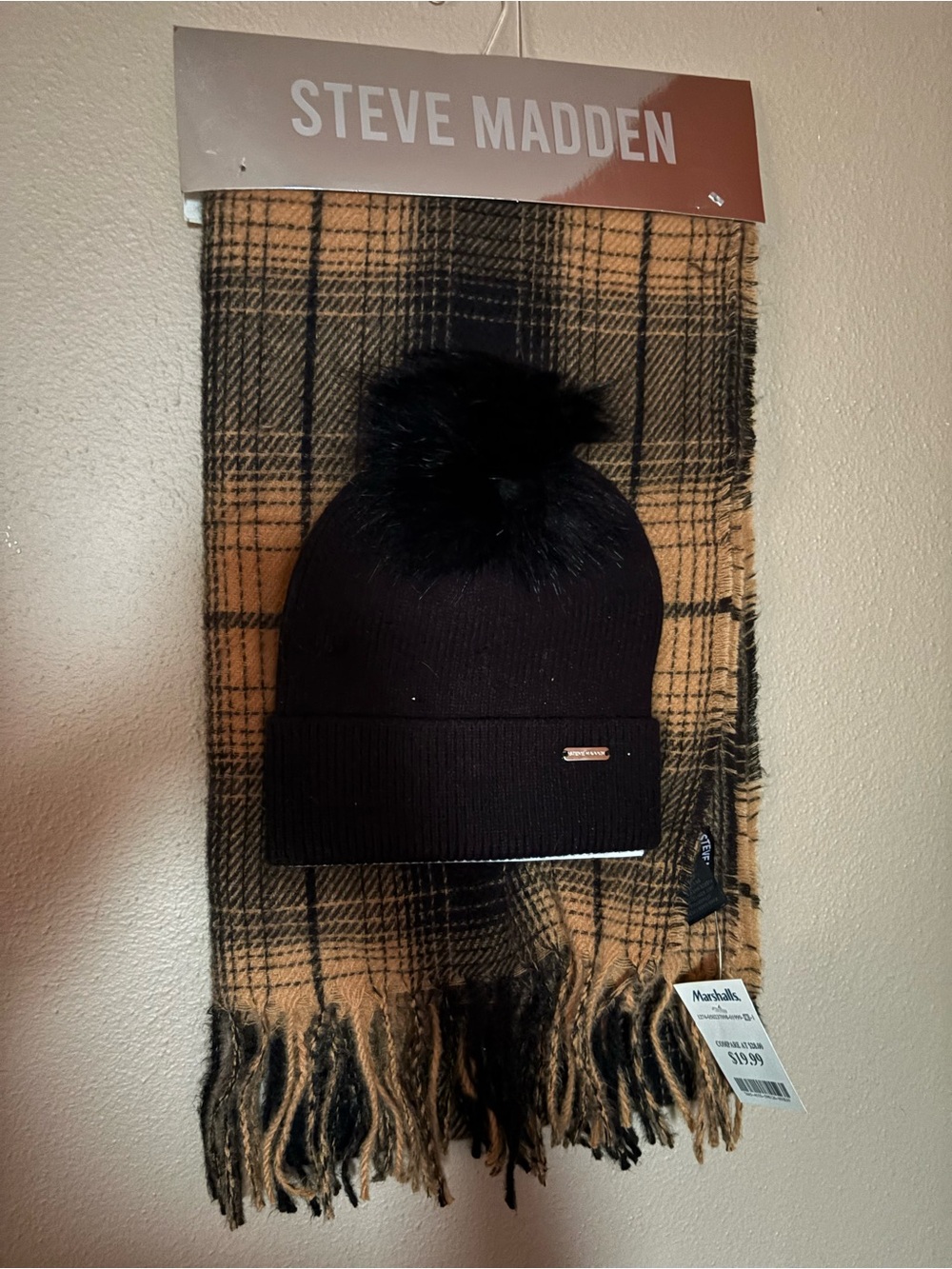 Steve Madden Black Knit Beanie with Scarf